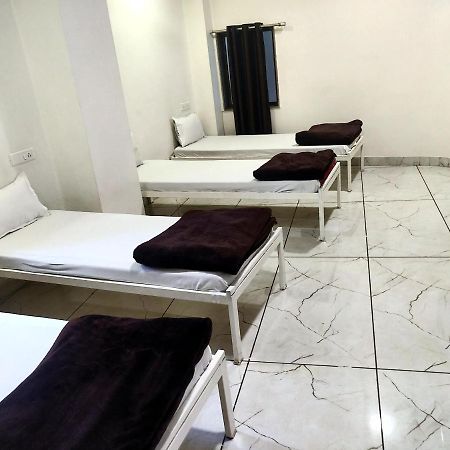 Hotel Milan Ahmedabad Eksteriør bilde