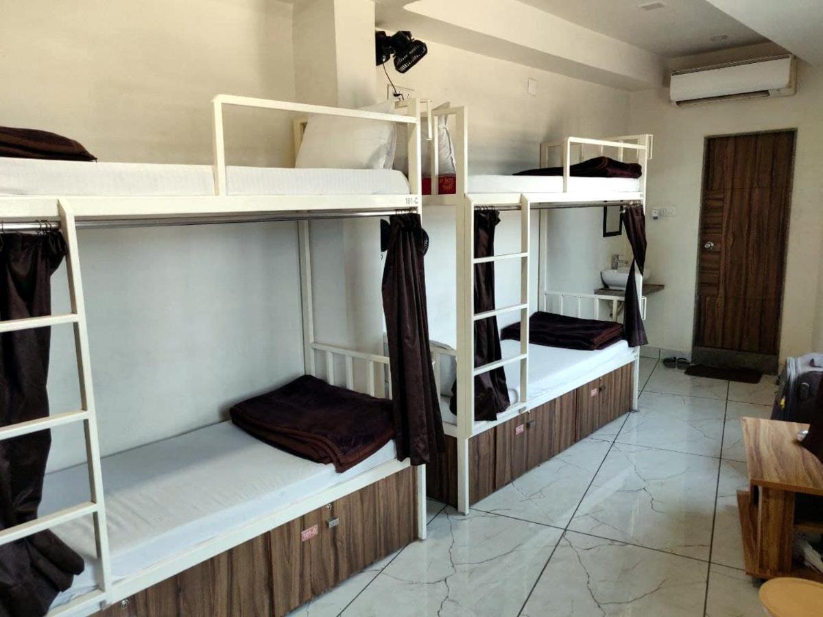 Hotel Milan Ahmedabad Eksteriør bilde