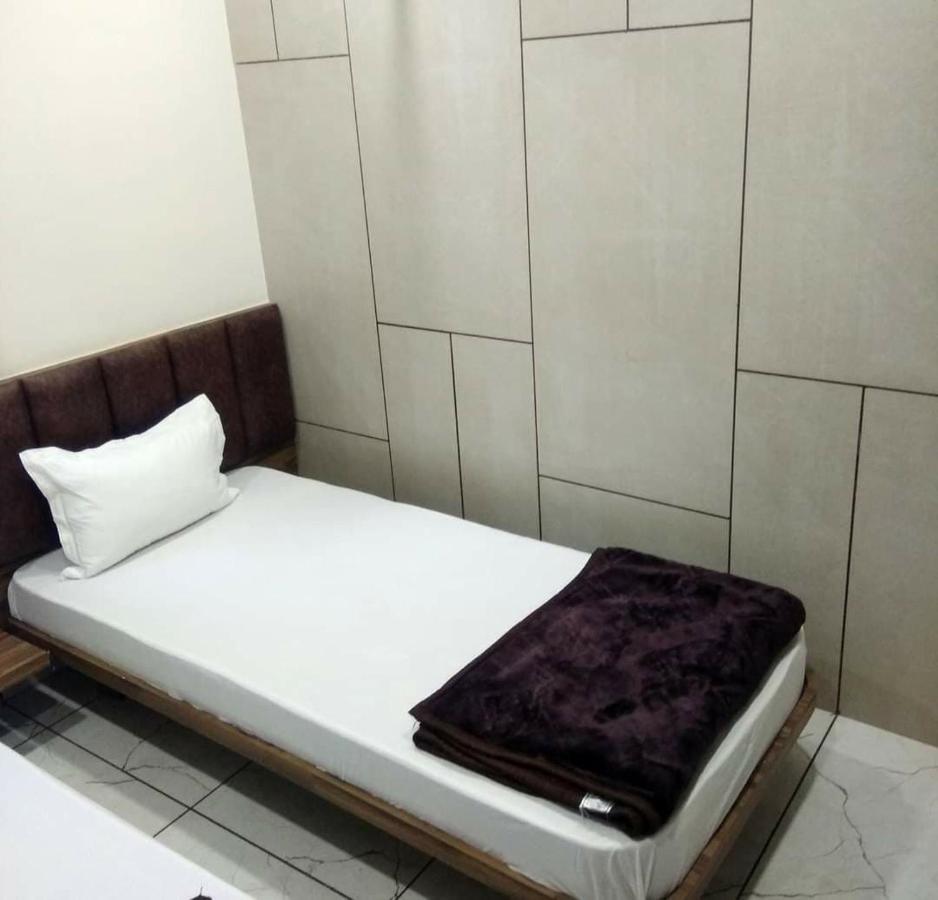 Hotel Milan Ahmedabad Eksteriør bilde