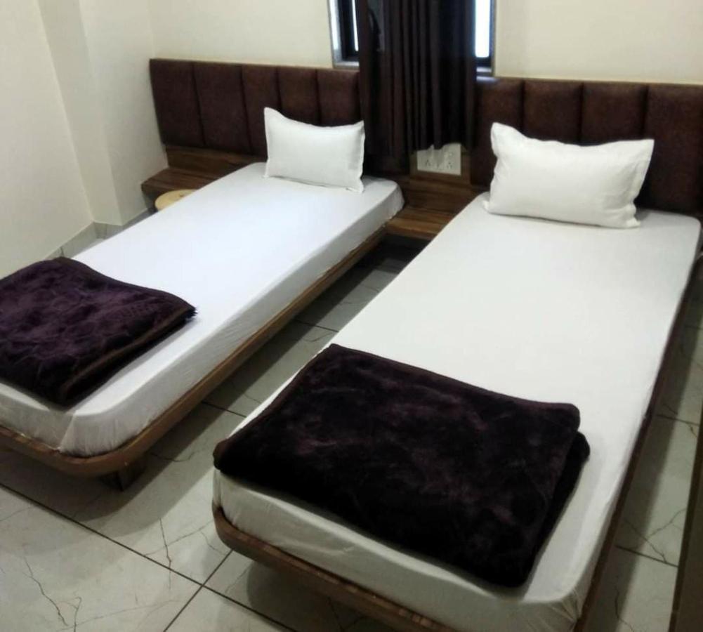 Hotel Milan Ahmedabad Eksteriør bilde