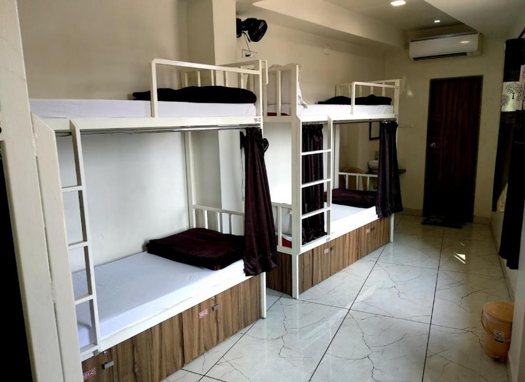 Hotel Milan Ahmedabad Eksteriør bilde