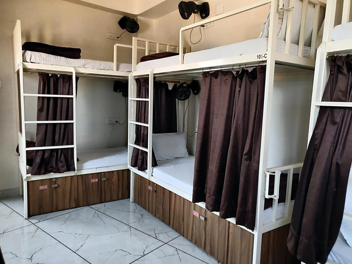Hotel Milan Ahmedabad Eksteriør bilde