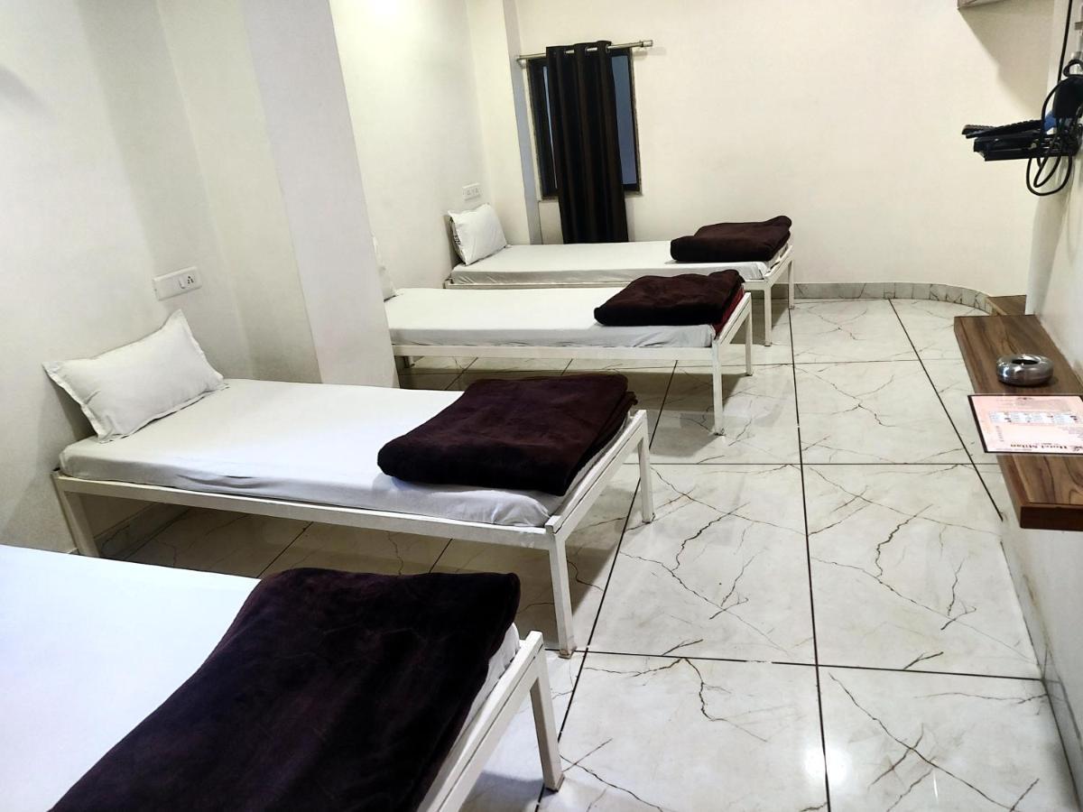 Hotel Milan Ahmedabad Eksteriør bilde