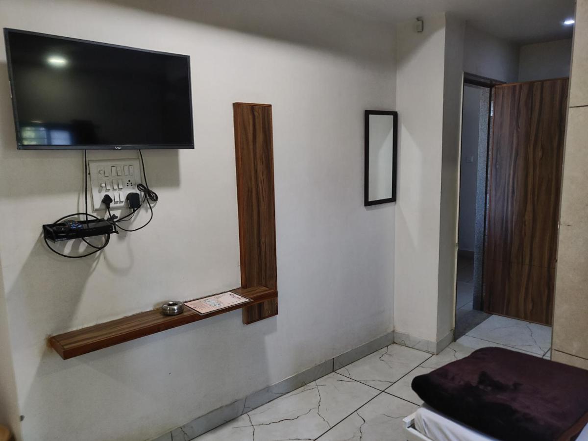 Hotel Milan Ahmedabad Eksteriør bilde