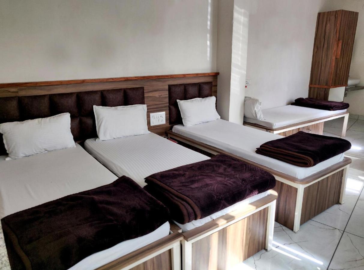 Hotel Milan Ahmedabad Eksteriør bilde