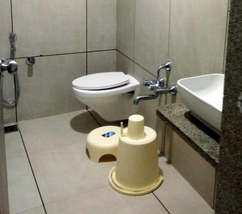 Hotel Milan Ahmedabad Eksteriør bilde