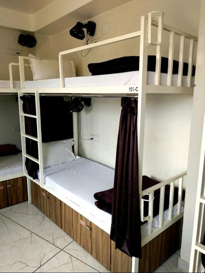 Hotel Milan Ahmedabad Eksteriør bilde