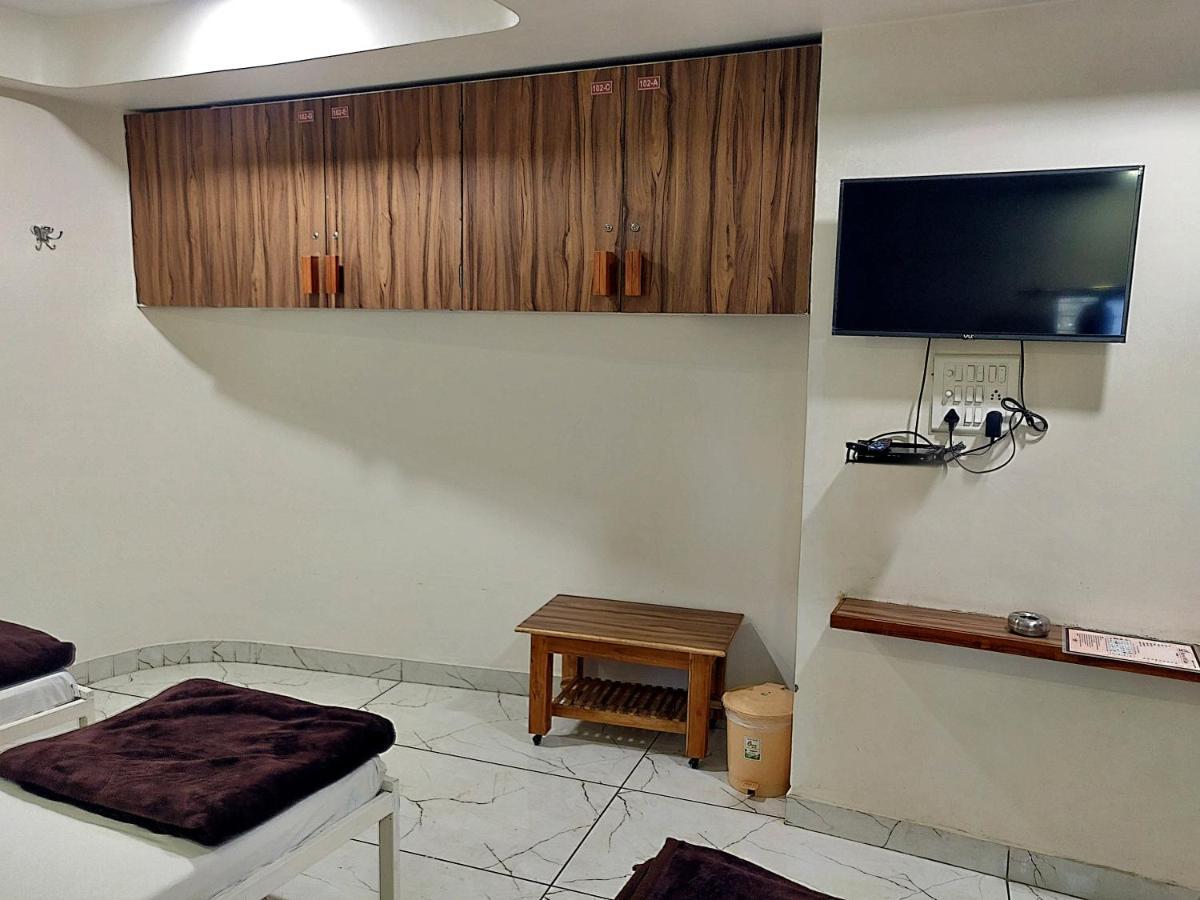 Hotel Milan Ahmedabad Eksteriør bilde