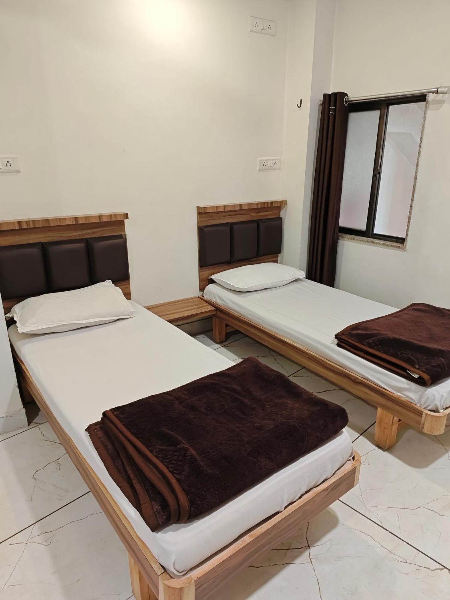 Hotel Milan Ahmedabad Eksteriør bilde